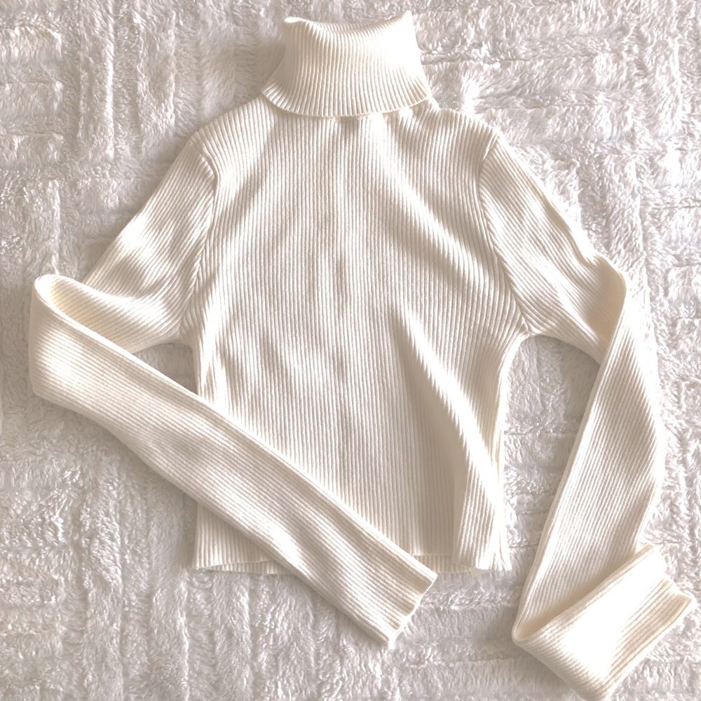 Cream Cropped Turtleneck